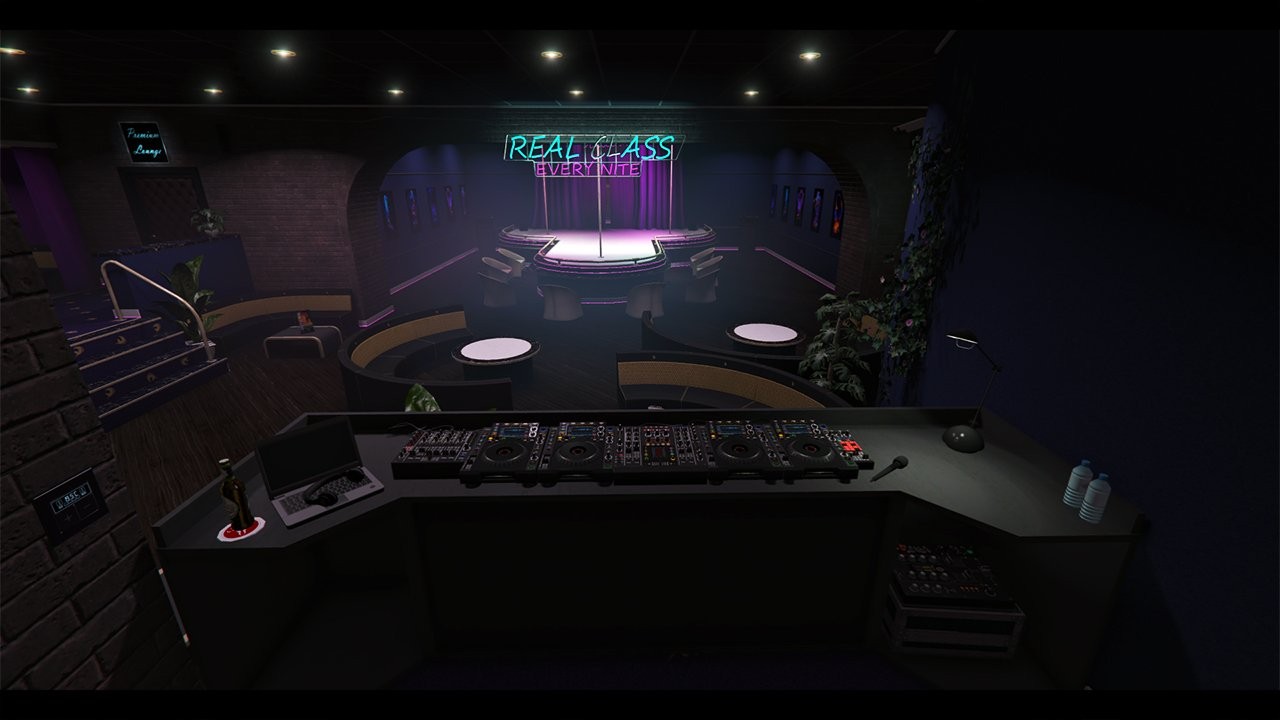 Vanilla Unicorn Stage